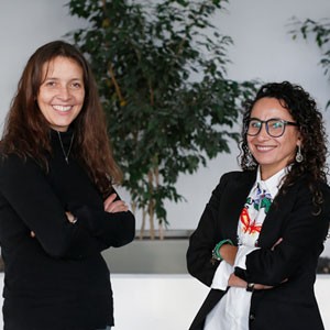 Verónica Águila Moenne and Paola Olivares Díaz of UNAB Online.